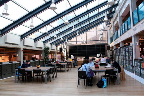 Abbildung 3: Stadtbibliothek DOK Delft (Bibliothek als dritter Ort)(2011)