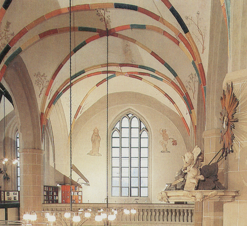 Abbildung 3: Ansichtskarte [Detail] Jüterbog Stadt und Kreisbibliothek. Reichenbach (Vogtland): BILD UND HEIMAT REICHENBACH (VOGTL). Farbfoto: Bild und Heimat (Darr), 1989. (A1/III/26/13 01 04 0844/05 K 300920/89).