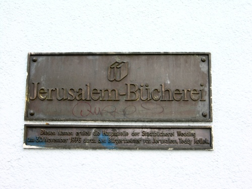 Gedenktafel an der Jerusalem-Bücherei Berlin 